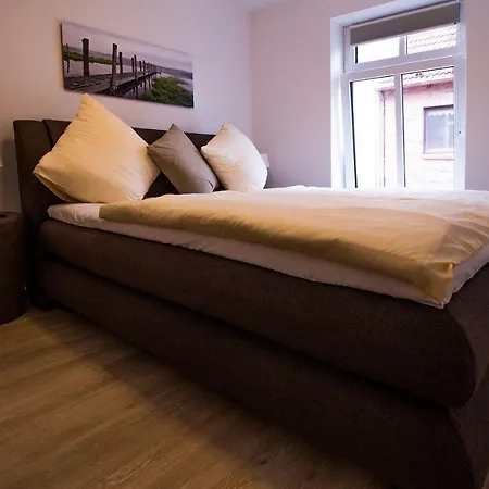 Frau-clara-haus-ecke-1 Apartament *