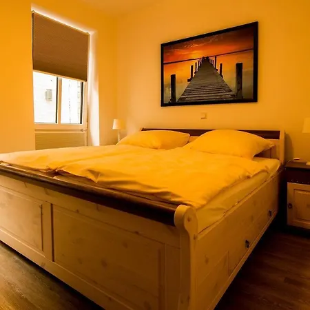 Frau-clara-haus-ecke-1 *